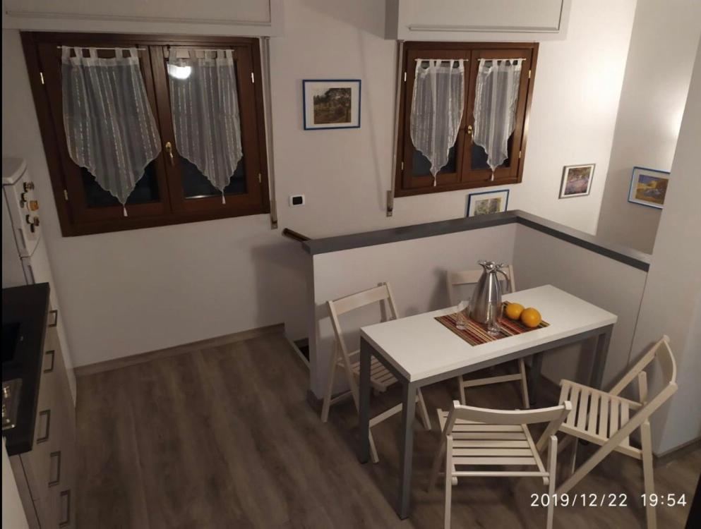 Appartamento In Villa Con Giardino A 300M Dal Lago Maggiore Castelletto sopra Ticino Luaran gambar